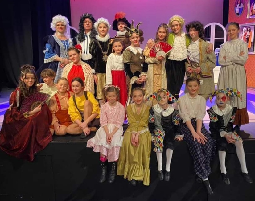 Spektakl pt. „Nowe szaty króla” w teatrze SYRENA