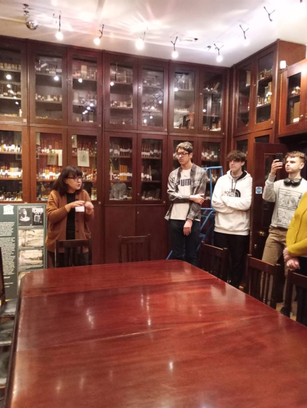 Wycieczka klas: III i IV LO do Polskiej Biblioteki POSK w Londynie