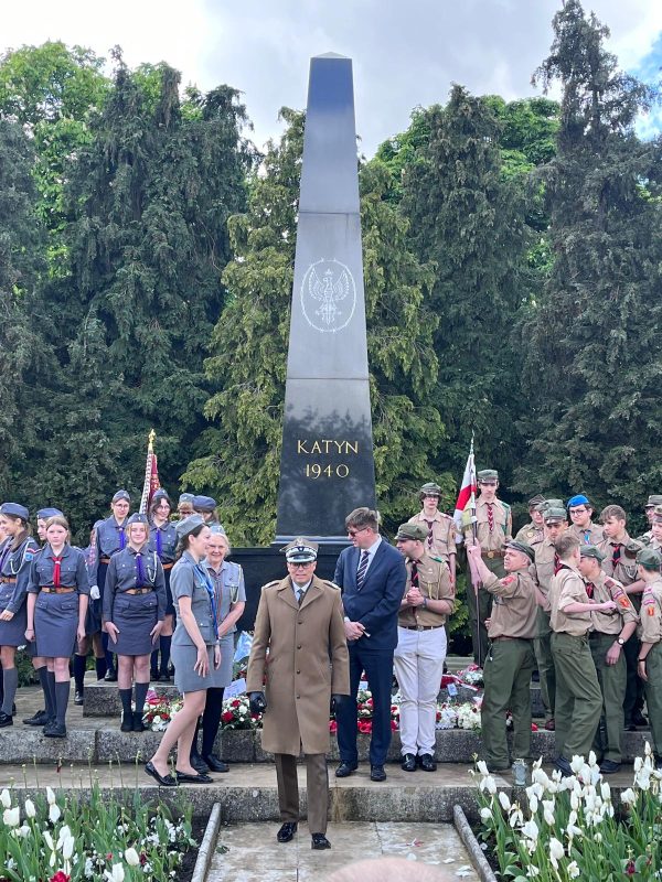 Uroczystości przy Pomniku Katyńskim na Cmentarzu Gunnerbsury